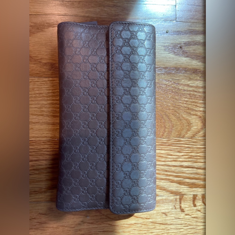 Authentic Gucci beige large organizer wallet
